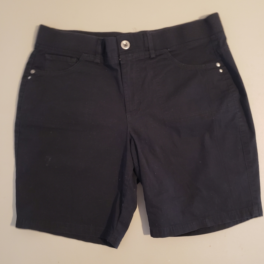 Gloria Vanderbilt Women's Black Shorts